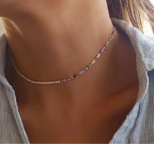 Asymmetrical coloured chocker