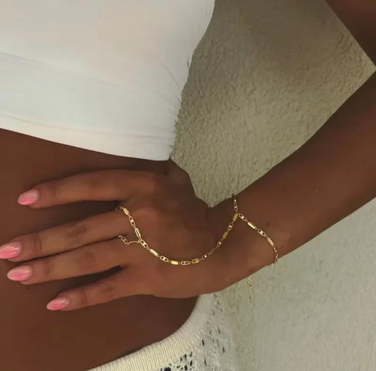 Linked gold handchain